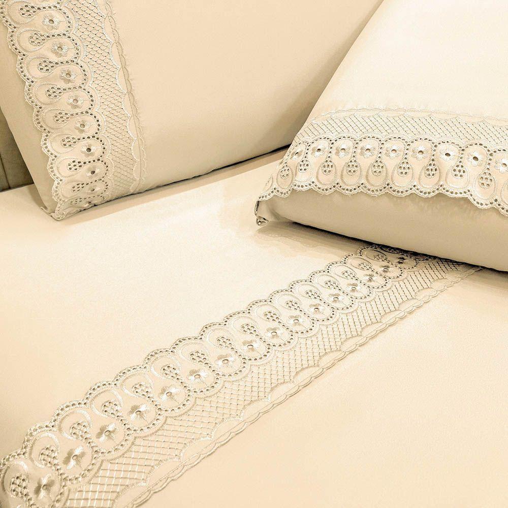 Jogo De Lençol Clara King 4 Peças Micropercal 300 Fios Bordado Inglês - Palha - 100% Poliéster - 2