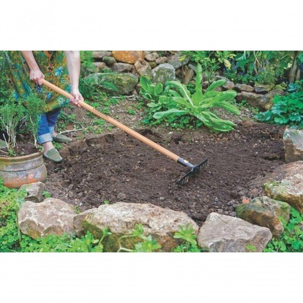 Ancinho Curvo Tramontina Metálico Leve 12 Dentes Com Cabo De Madeira 120cm - 2