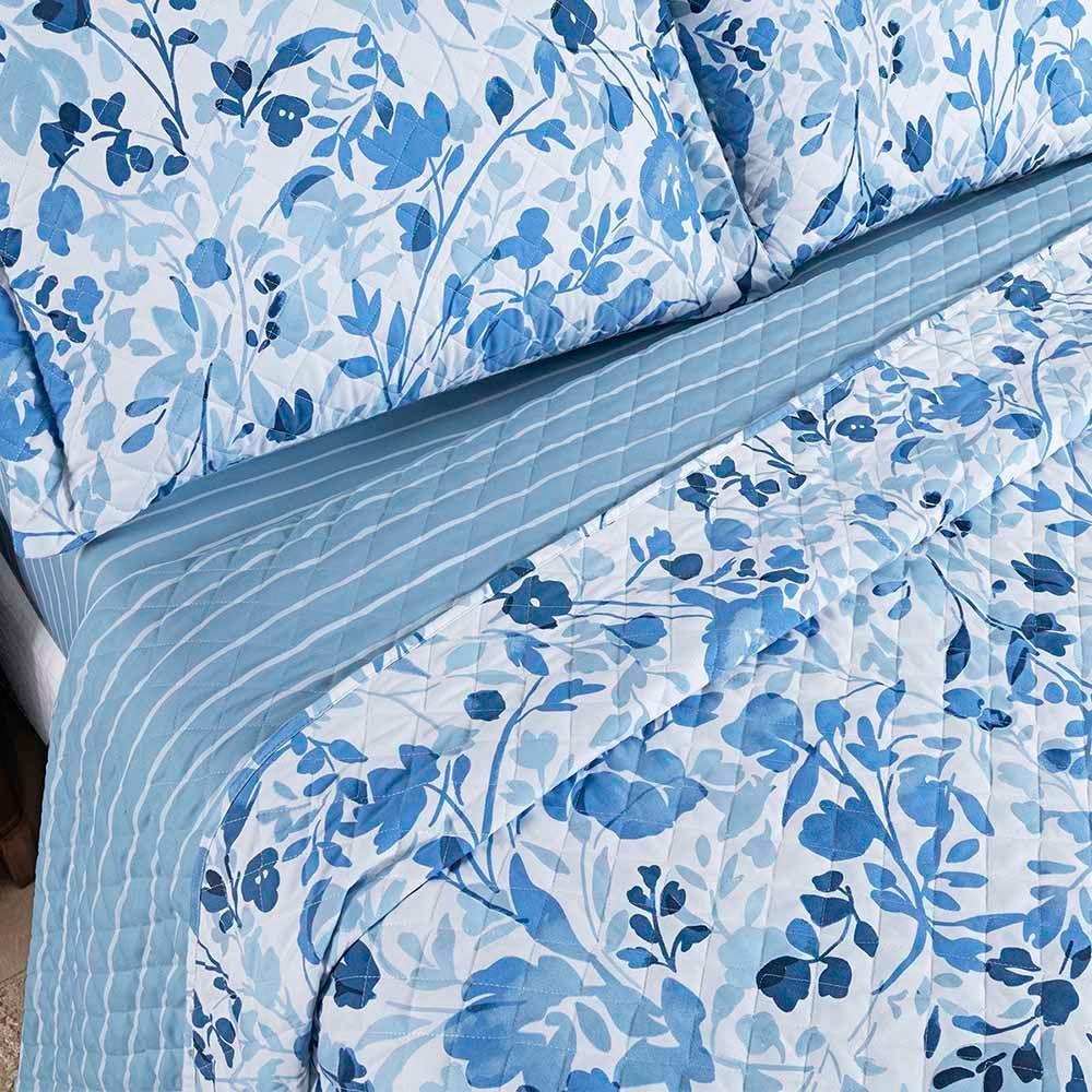 Kit Cobre Leito Colcha Benim Queen 3 Peças Dupla Face Micropercal 400 Fios - Loli Azul Floral - 100% Poliéster - 3