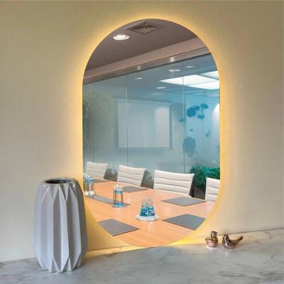 Espelho Brillare Orgânico Oval Grande Com LED 80x50cm Lapidado À Pilha Ou Fonte Branco Quente Fonte