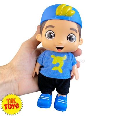 Boneco Luccas Neto Articulado Fala 14 Frases 19cm