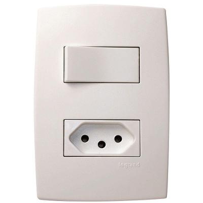Conjunto De Interruptores Simples + Tomada 2p+t Pb 10a - 615074 - Pial Cj.int.s+tom 2p+t Pb Pplus 10a Pial 615074