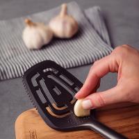 Espátula Verano Bojo Em Nylon Cabo Polipropileno Mini Ralador Ônix - Tramontina 25570130