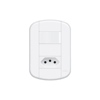 Interruptor Simples E Tomada 2p+t 10a Fame Blanc+ Distanciados Com Placa 4x2 Branco