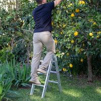 Escada Em Alumínio Com 6 Degraus De 1,75 Metros De Altura Total