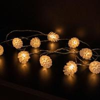 Cordão Pinha Natalina Iluminada 10 Lâmpadas Led Branco Quente 1,8m - 3