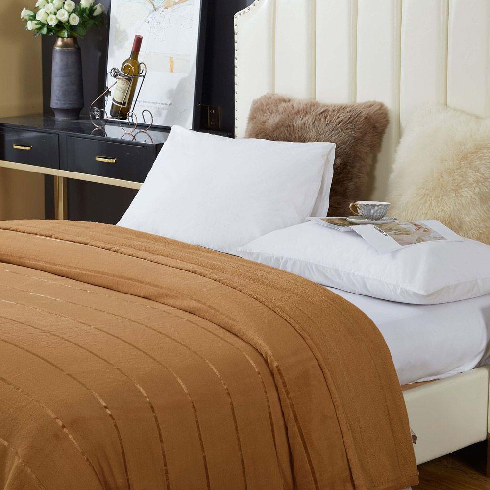 Cobertor Veneza Queen Manta Ultrasoft Premium Listrada Extra Macia - Caramelo - 3