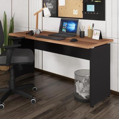 Mesa de Escritório Retangular CR25318 Moderno MDF 150cm Preto com Pés Reguláveis