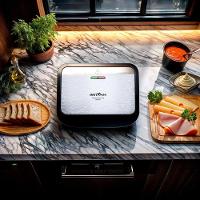 Sanduicheira E Grill Britânia 750W Antiaderente Bgr25a Preta-inox Preto - Inox 110V - 6