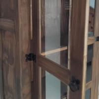 Cristaleira Rústica Madeira Maciça Com 2 Portas De Vidro Imbuia