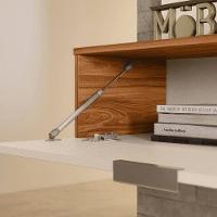 Home Suspenso Vegas 1,60m Tvs 65 Polegas Nichos Painel Lateral Ripado Com Porta Basculante - Perola Metalizado Cinamomo Mel