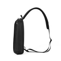 Mochila Slim Preta Transversal Com Compartimento Para Tablet E Estilo Moderno - 3