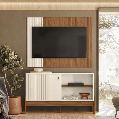 Rack Painel Com Friso Wood 1,20m Tvs 42 Polegas Prateleiras E Porta De Correr Design Moderno Perola Metalizado Cinamomo Mel