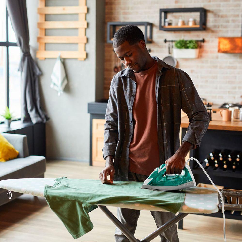 Ferro de Passar a Vapor Philco 320ml Base Cerâmica PFV71 110V - 8