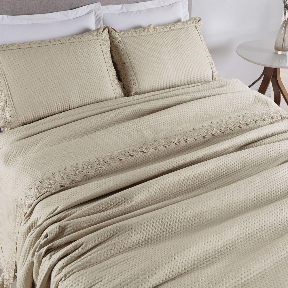 Kit Colcha 3 Peças Queen Percal 300 Fios Bordado Inglês Home Madrid 100% Poliéster - Avelã - 3