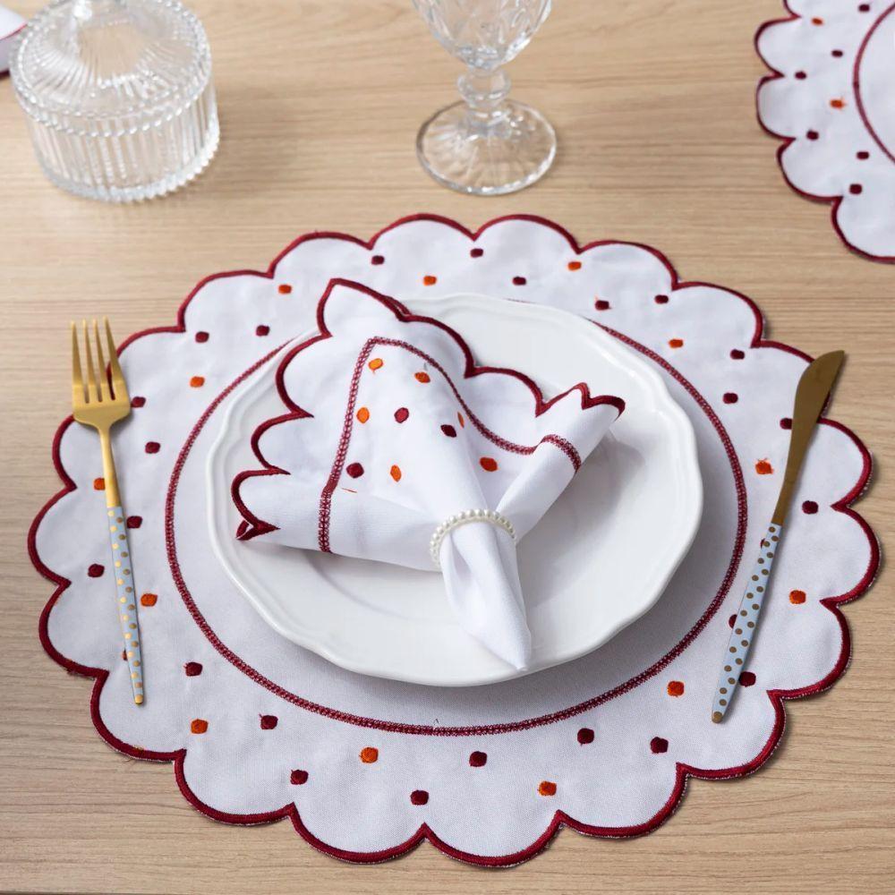 Jogo Americano Com Guardanapo Bordado 6 Lugares 12 Peças Poá Branco Bordado Bordô - 1