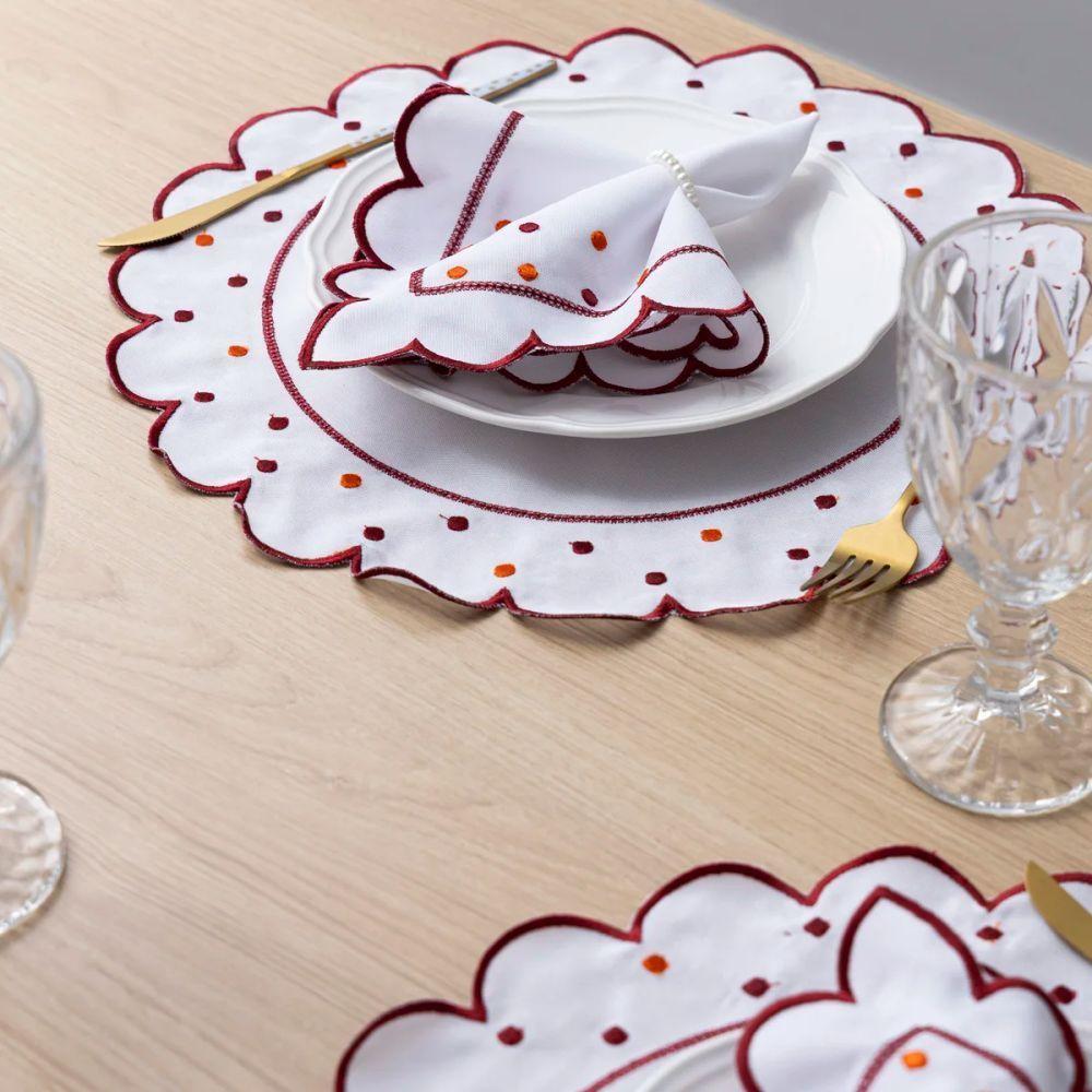 Jogo Americano Com Guardanapo Bordado 6 Lugares 12 Peças Poá Branco Bordado Bordô - 4