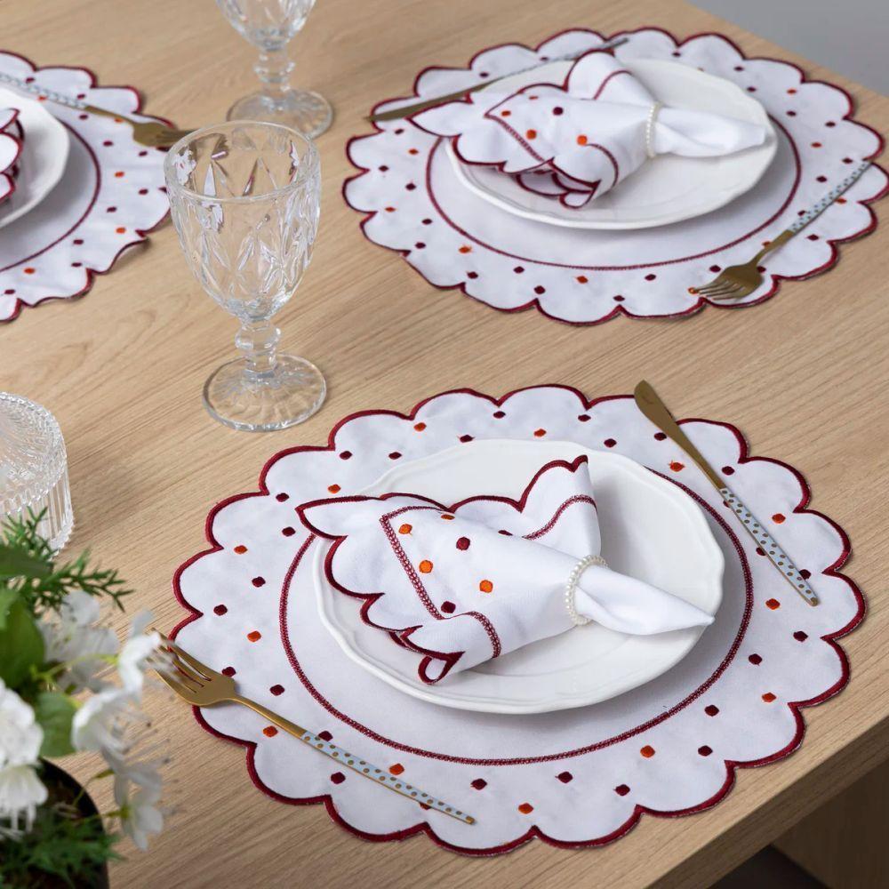 Jogo Americano Com Guardanapo Bordado 6 Lugares 12 Peças Poá Branco Bordado Bordô - 5