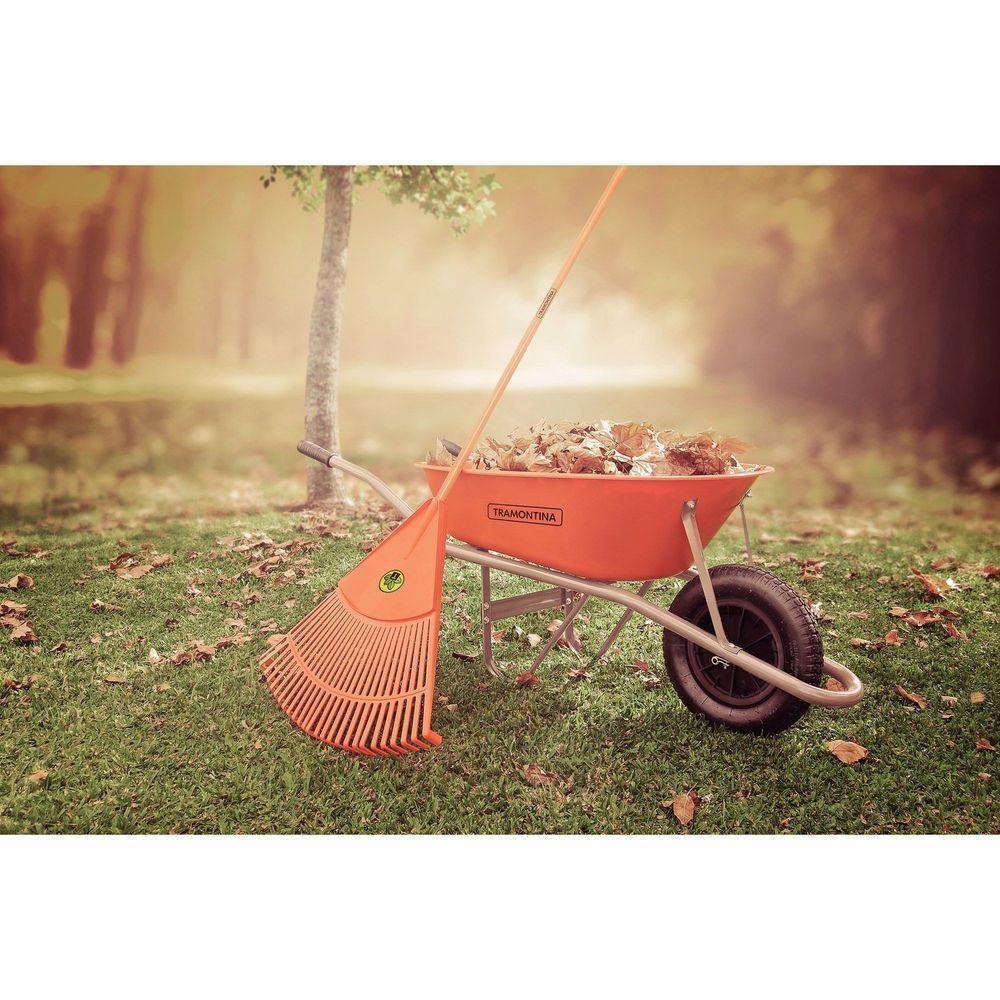 Vassoura Plástica Laranja Tramontina Com 26 Dentes E Cabo De Madeira 120 Cm Desmontado Tramontina - 2