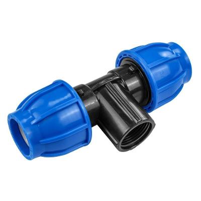 Tê 90° De Compressão Rosca Fêmea 20 Mm X 1-2 Tramontina Para Mangueiras De Pead Tramontina