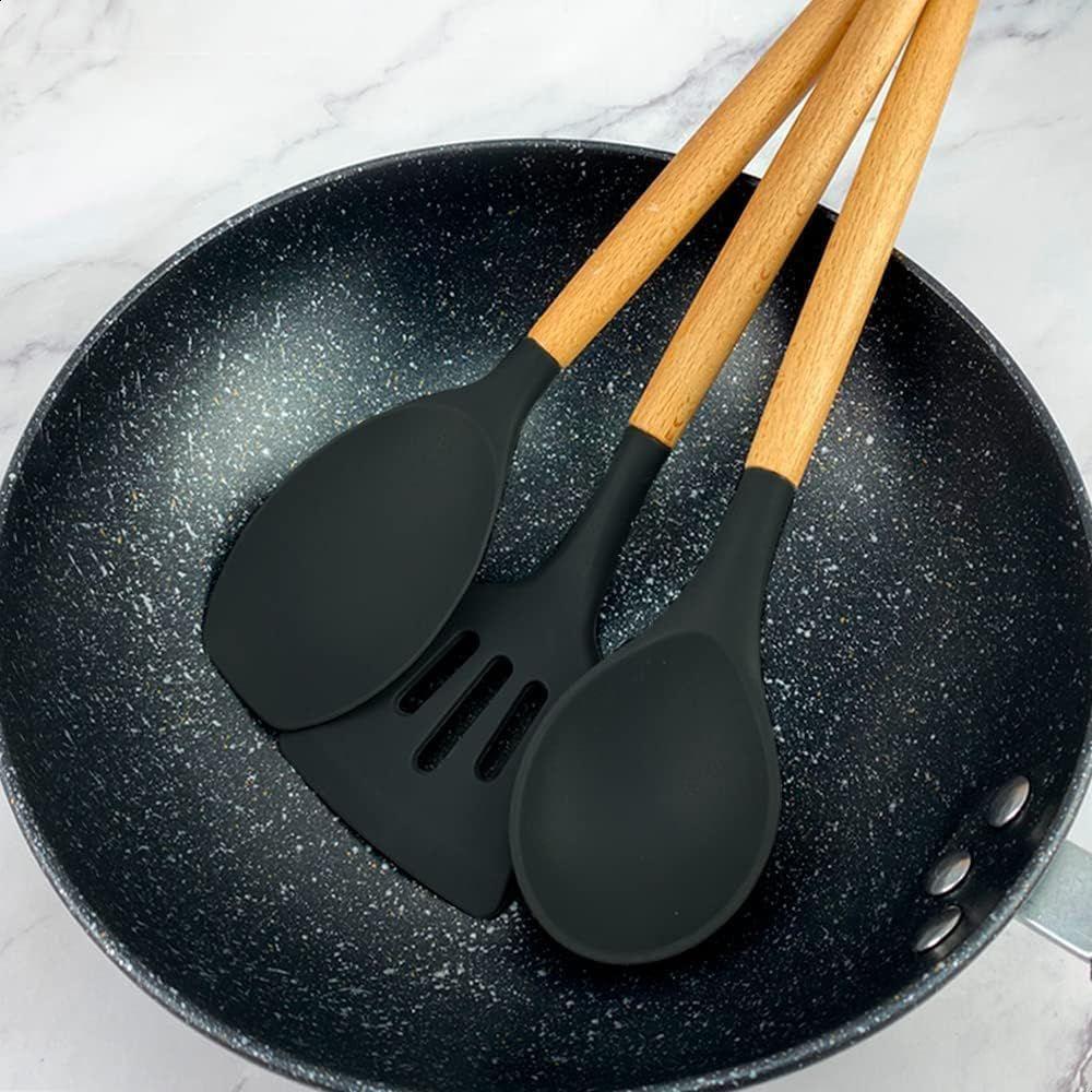 Kit 12 Utensílios De Cozinha Em Silicone C- Cabo De Madeira Resistente E Antiaderente - Preto - 9