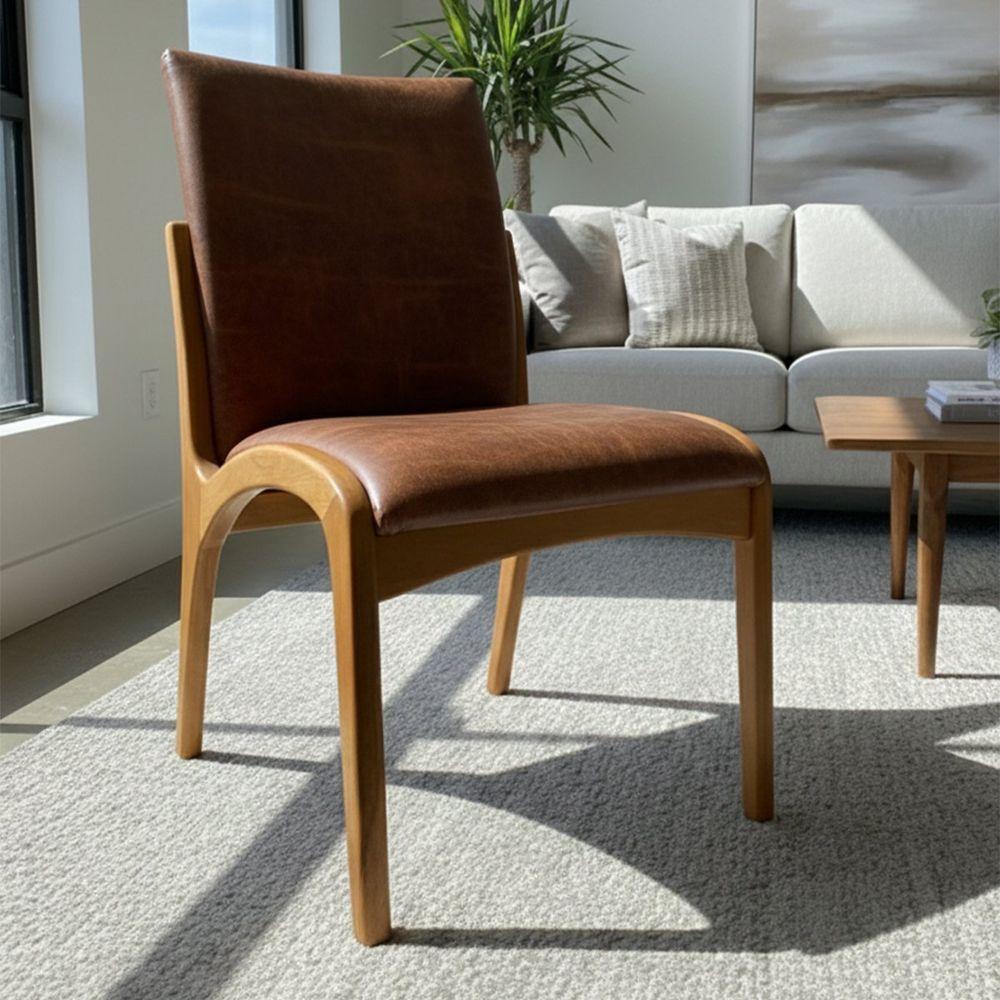 Cadeira Aura Estofada Estrutura Em Madeira Maciça Courino Marrom Conforto Para Sala De Jantar Mobília Decor - 1