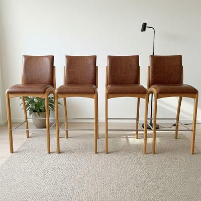 Kit 4 Banqueta Aura Alta Madeira Maciça E Courino Marrom Design Moderno Conforto Com Apoio Para Pés Mobília Decor