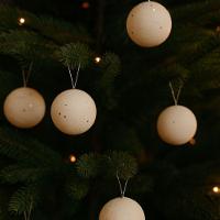 Kit 12 Bolas Natal Glitter Branco Lantejoulas Prime 4cm Na Caixa - Magizi - 5