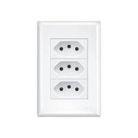 Tomada Tripla Fame Evidence 2p+t 10a Com Placa 4x2 Branco - 1