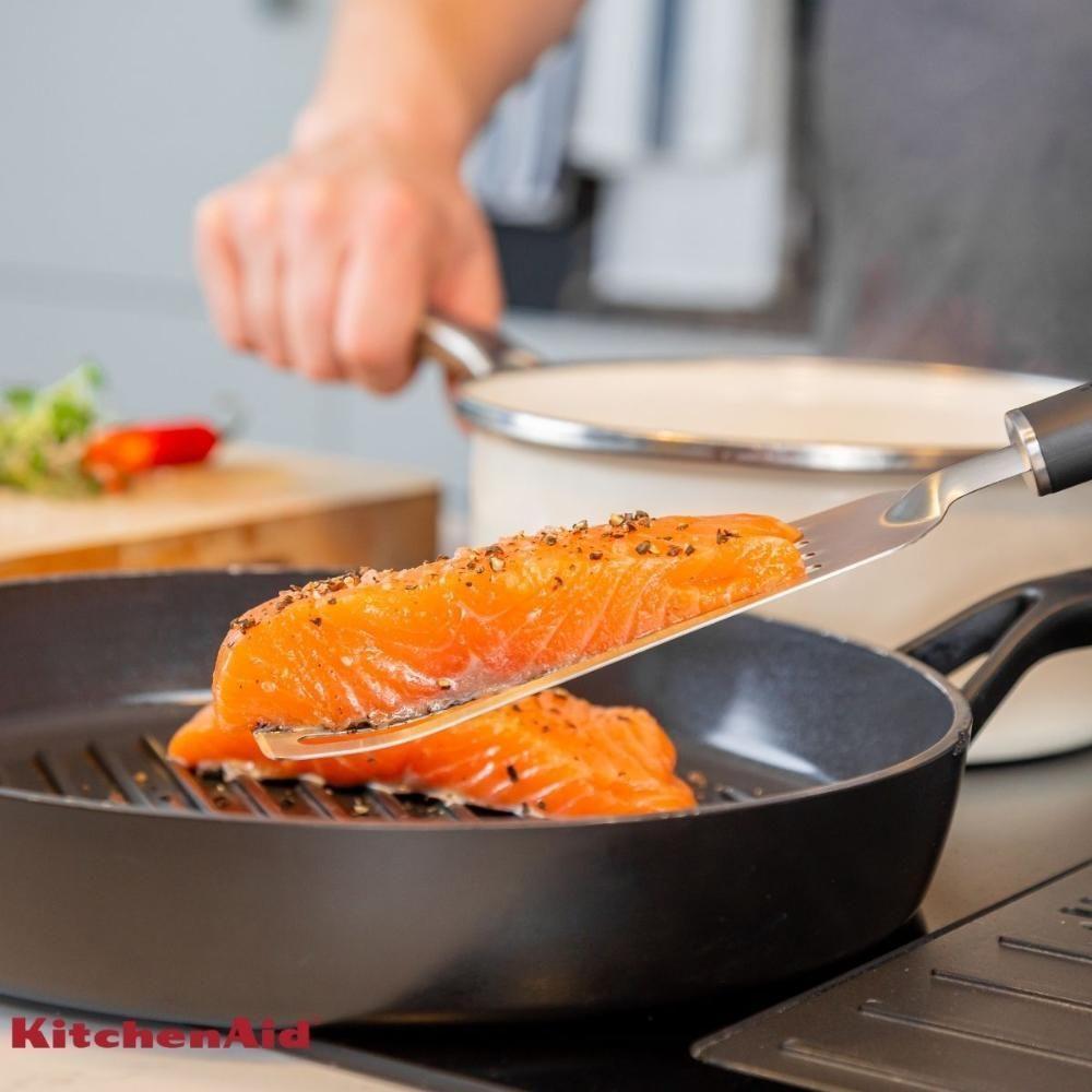 Espátula Flexível Perfurada 32cm Em Inox Preta Kitchenaid - 5