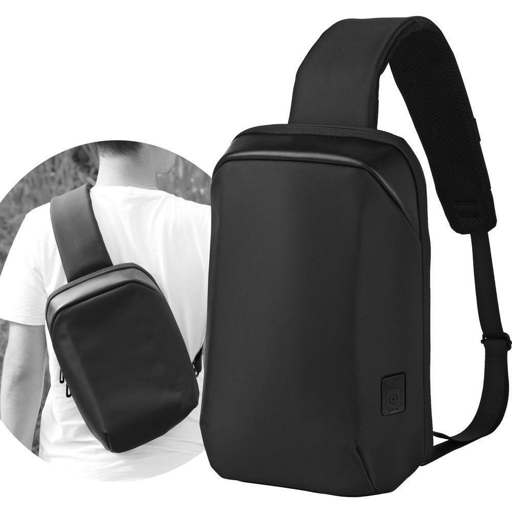 Mochila Transversal Premium Em Couro Sintético Com Compartimento Para Tablet - Preta E Estilosa - 1