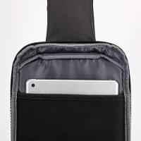 Mochila Transversal Premium Em Couro Sintético Com Compartimento Para Tablet - Preta E Estilosa - 2
