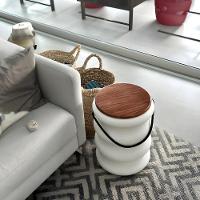 Banqueta Estilo Ondulado Com Tampo De Madeira E Alça De Corda Náutica