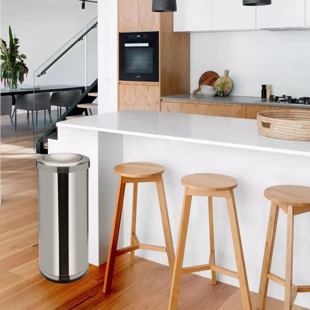 Lixeira Inox Basculante 20 Litros Grande Cesto Lixo Vai Vem Aço Prateada Escritorio Cozinha Banheiro - 5