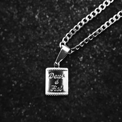 Colar Aço Inox Deus é Fiel Prata
