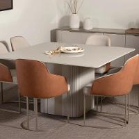 Cadeira Estofada Albany Pés Em Aço De Carbono Champanhe Assento Em Linho Off White E Pu Caramelo - 7