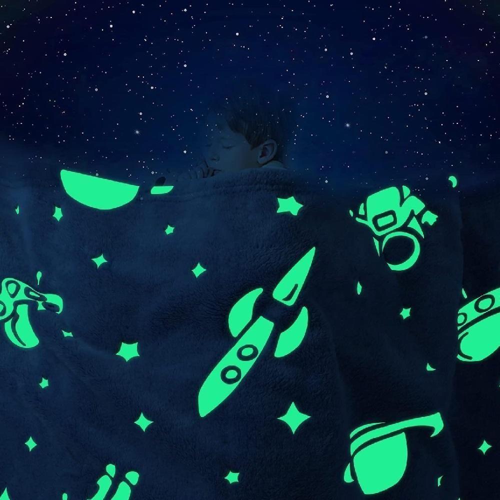 Manta Infantil Que Brilha No Escuro Com Estampa De Estrelas, Dinossauros E Astronautas – Macia E Aconchegante 1,5mx1,2m - 5