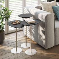 Conjunto De 3 Mesas Laterais Orgânicas Kaleo Base Champanhe Tampo Preto - 3