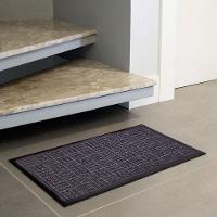 Capacho Textura Quadriculada Com Borda Fenice Cinza Escuro 69x39cm - Uzoo Tapete Fenice Liso 69x39cm Cinza Escuro Mescla - 2