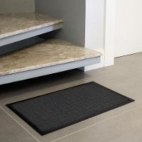 Capacho Textura Quadriculada Com Borda Fenice Preto 69x39cm - Uzoo Tapete Fenice Liso 69x39cm Preto - 2