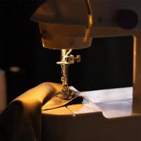 Mini Maquina De Costura Eletrica Bivolt Portatil Reta Com Pedal Kit Bobinas Agulha Domestica - 5