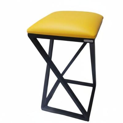 Banqueta Z Baixa 50 Cm Com Armação De Metal Amarelo