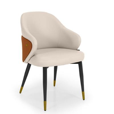 Cadeira De Jantar Estofada Milano Design Italiano Revestimento Pu C- Pés Metálicos E Encosto Ergonômico - Bege-caramelo