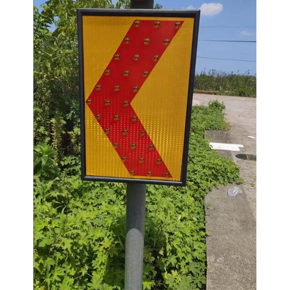 Sinalizador Solar Seta Obra Barra Poste Led Emergencia Transito Engarrafamento Avenida Rodovia Rua Segurança - 4