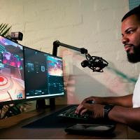 Logitech Streamcam Mais 1080P Webcam Grafite-960-001280