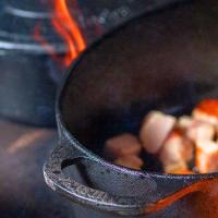 Caçarola Oval Estilo Preta Ferro Panela Mineira 21x17cm 2l