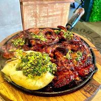 Bifeteira Redonda Lisa Suporte Madeira Panela Mineira 24x3cm - 2