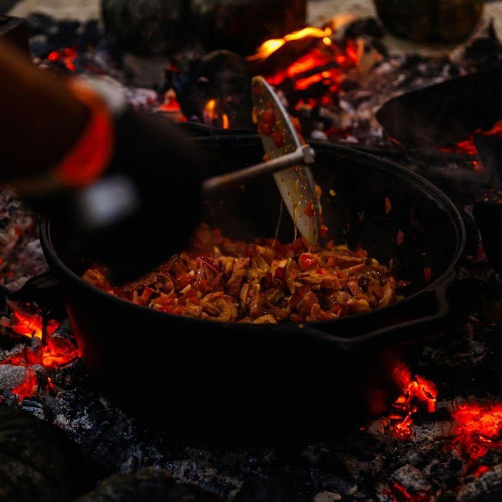 Caçarola Artesanal Tampa De Ferro Panela Mineira 28cm 6,5l - 4