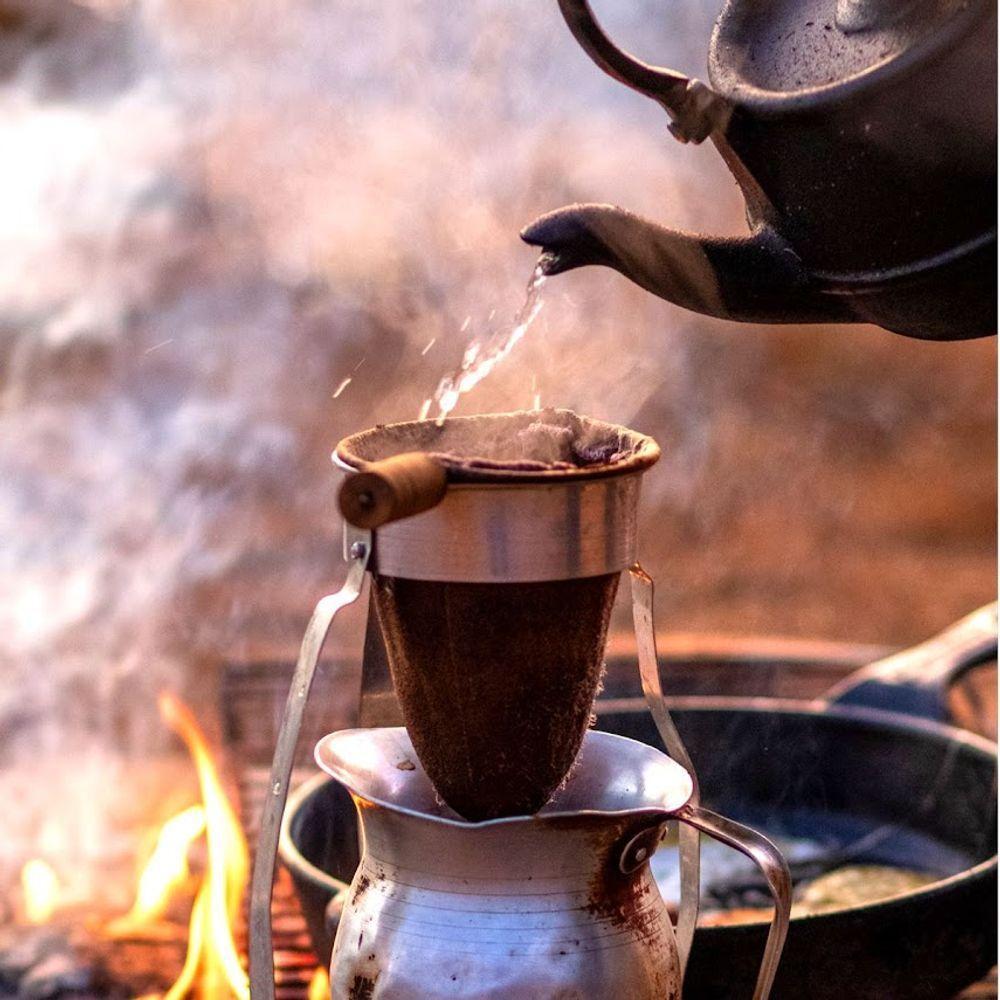 Chaleira Artesanal Tampa Ferro Panela Mineira 12,5x14cm 2l - 3