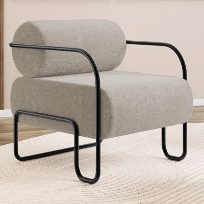 Poltrona Decorativa Orgânica Living Miska Para Sala de Estar Bouclê Bege Desk Design